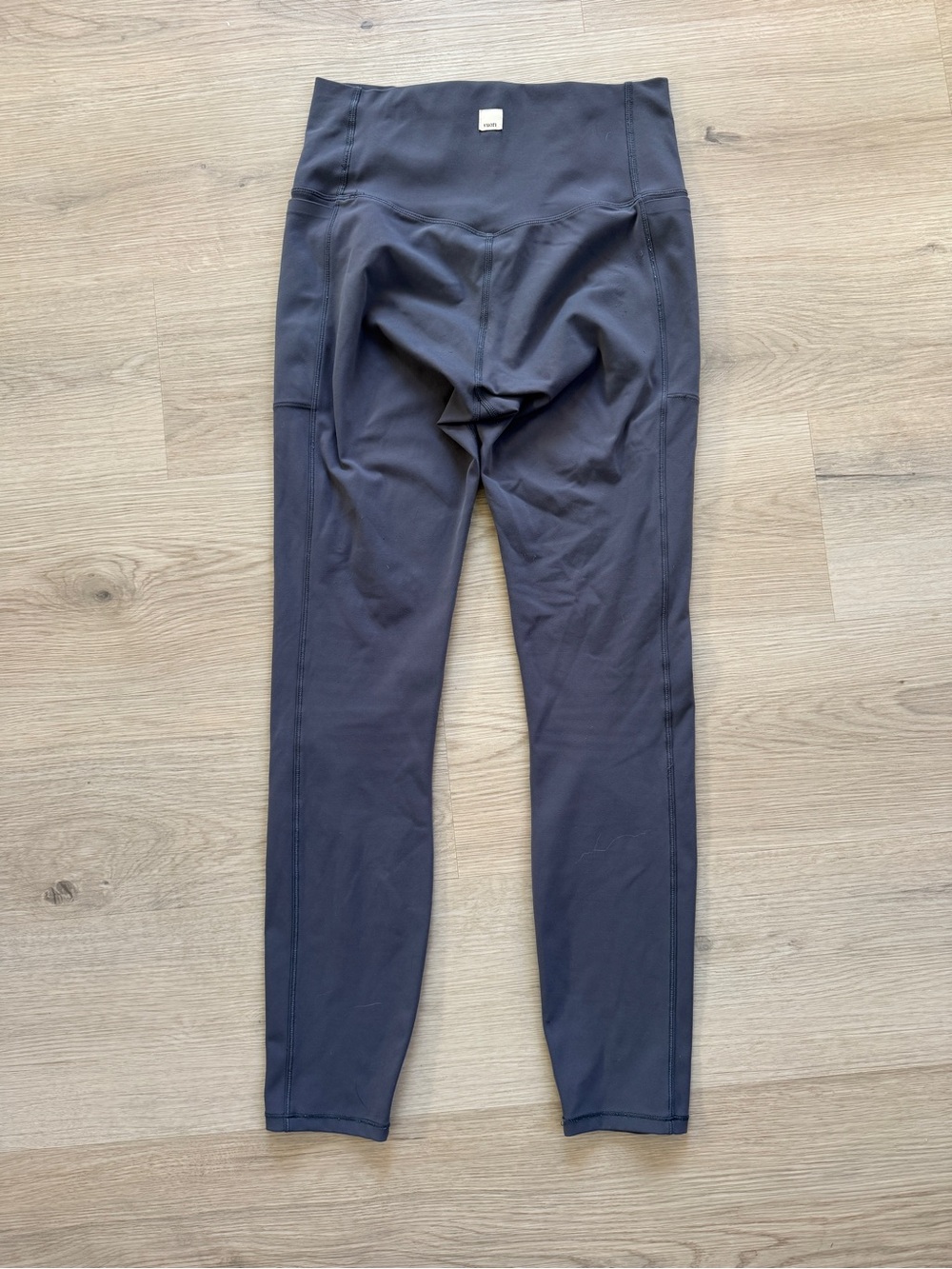 Vuori Navy Blue High Waisted Leggings Side Pockets Full Length Yoga Athleisure